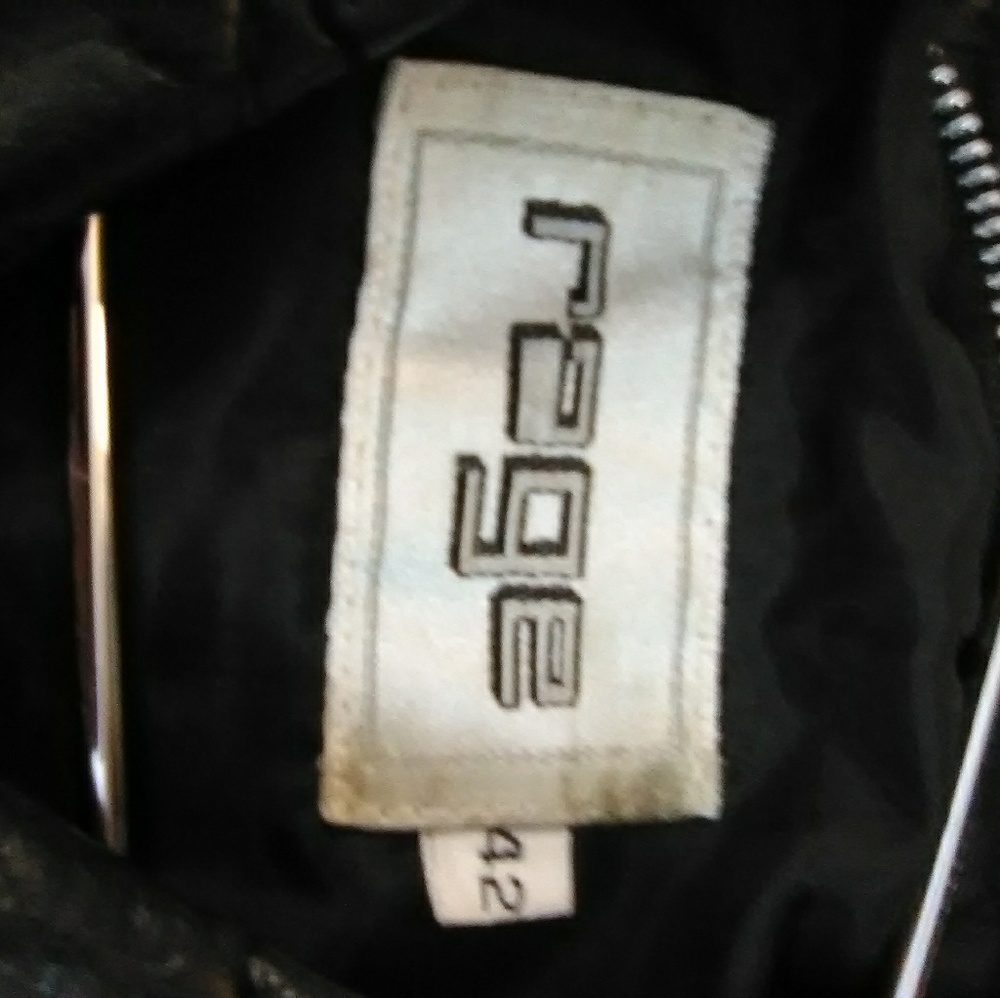Leather jacket - Picture 4 of 4